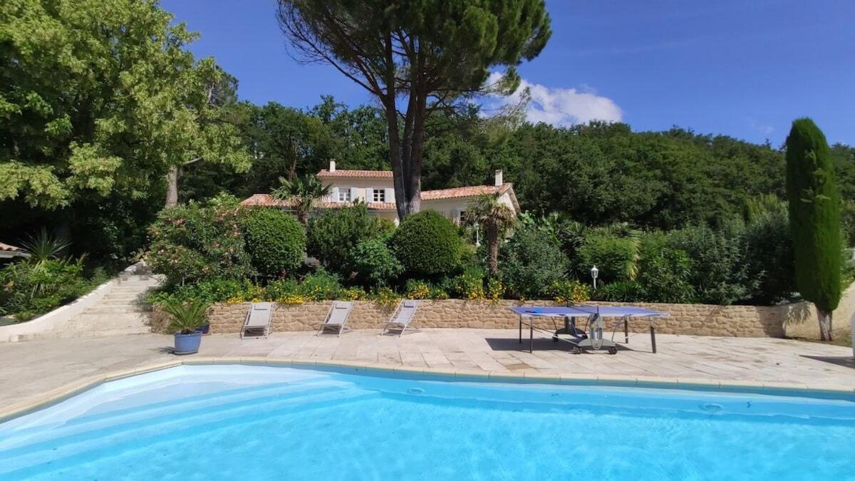 La Villa Moursoise 4 Etoiles Luaran gambar