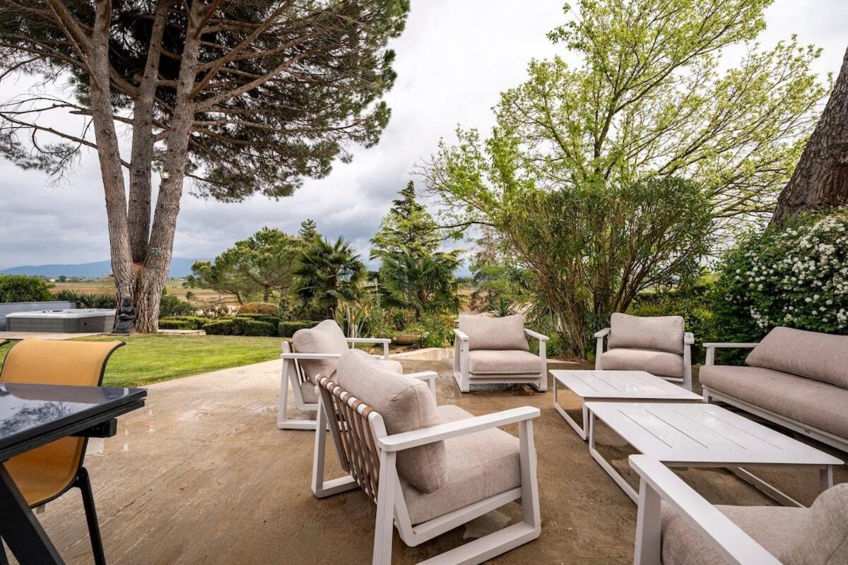 La Villa Moursoise 4 Etoiles Luaran gambar