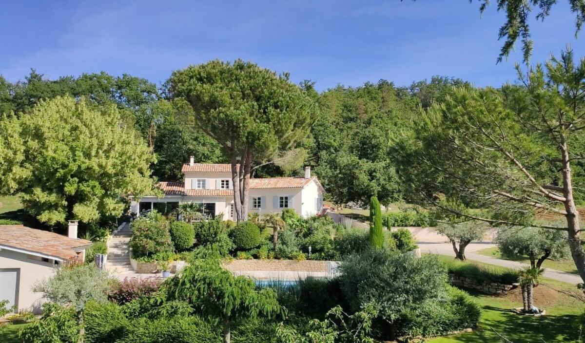 La Villa Moursoise 4 Etoiles Luaran gambar