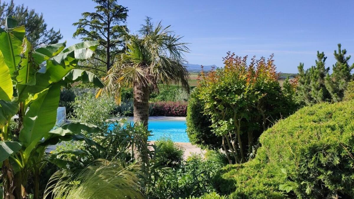 La Villa Moursoise 4 Etoiles Luaran gambar