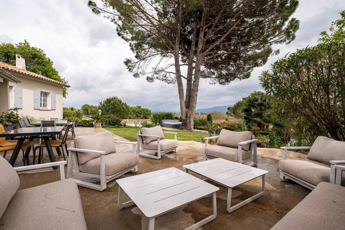 La Villa Moursoise 4 Etoiles Luaran gambar