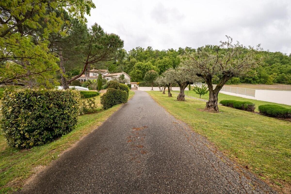 La Villa Moursoise 4 Etoiles Luaran gambar