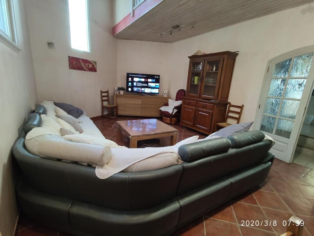 La Villa Moursoise 4 Etoiles Luaran gambar