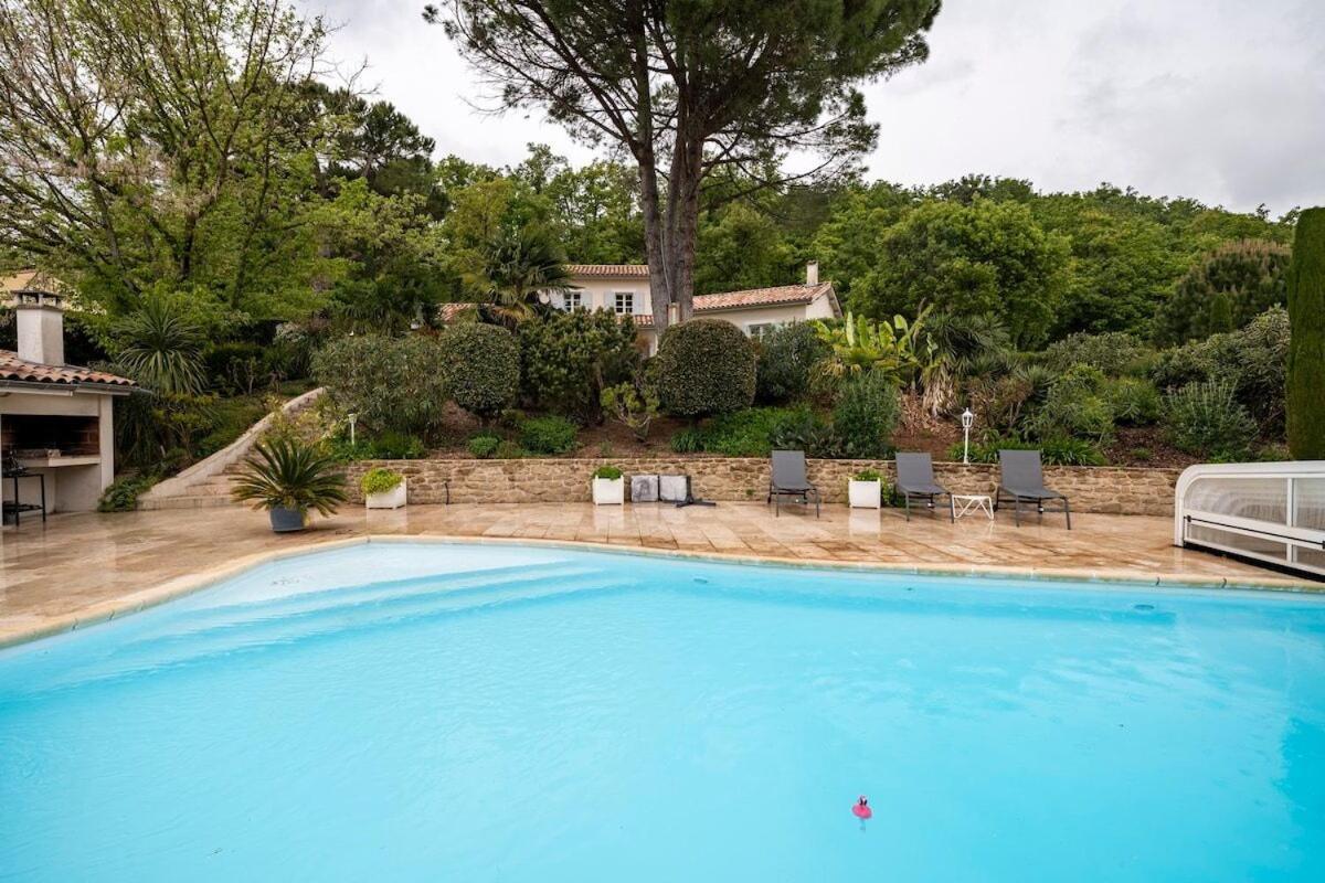 La Villa Moursoise 4 Etoiles Luaran gambar