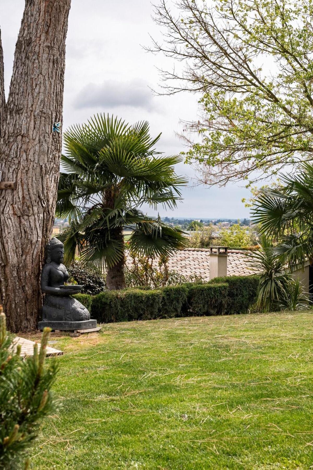 La Villa Moursoise 4 Etoiles Luaran gambar