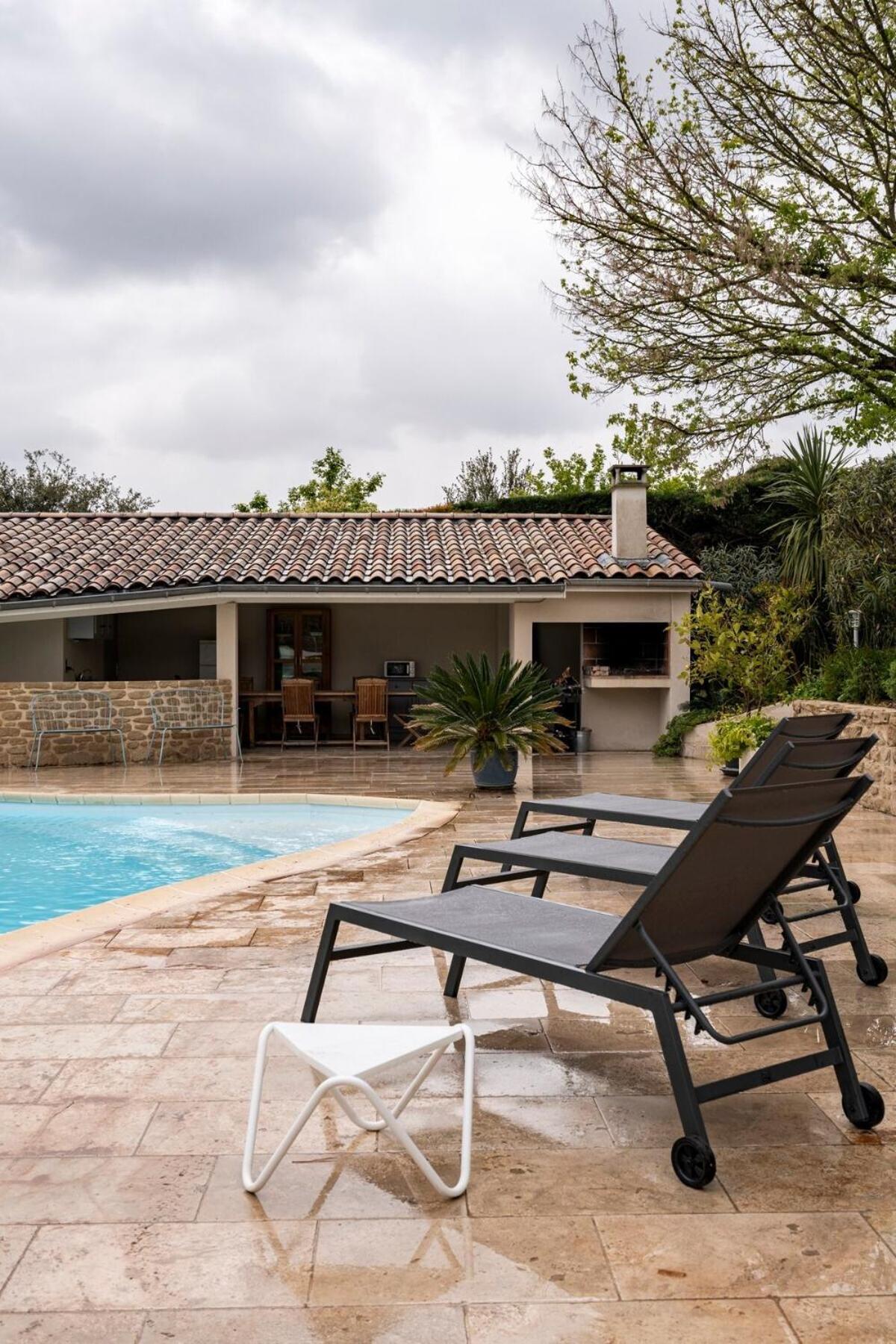 La Villa Moursoise 4 Etoiles Luaran gambar