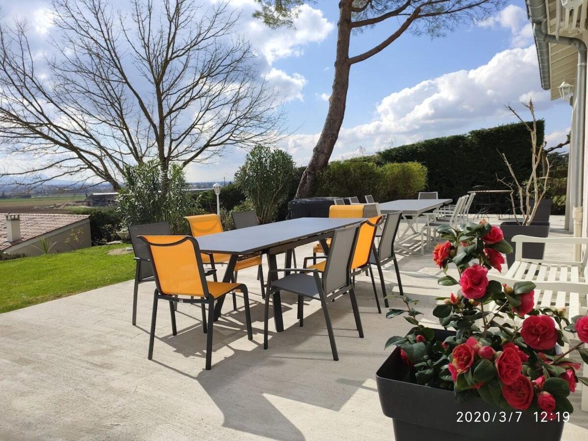 La Villa Moursoise 4 Etoiles Luaran gambar